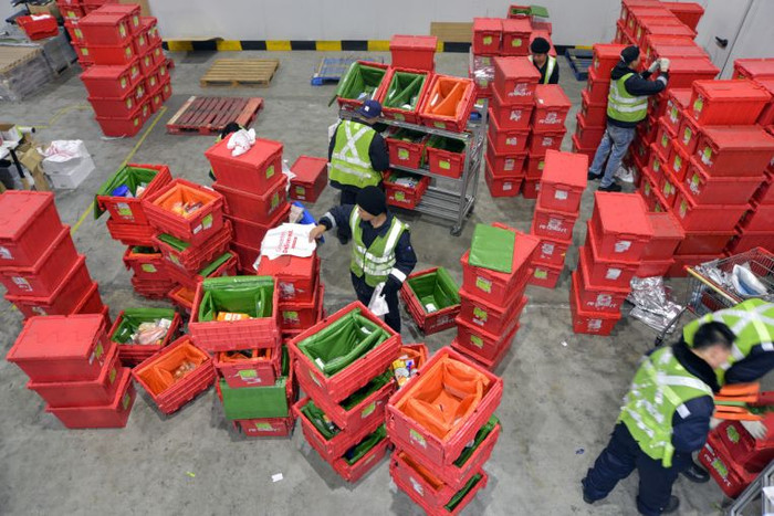 RedMart tập trung vào ngành hàng tươi sống. Ảnh: ST