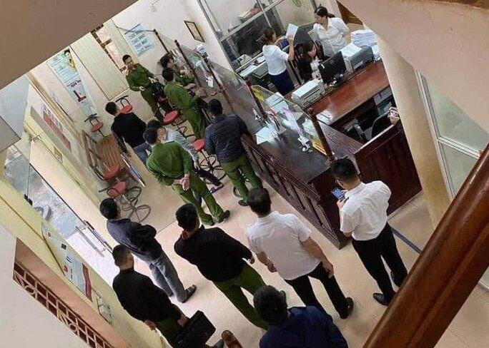 Công an tới hiện trường làm việc. 