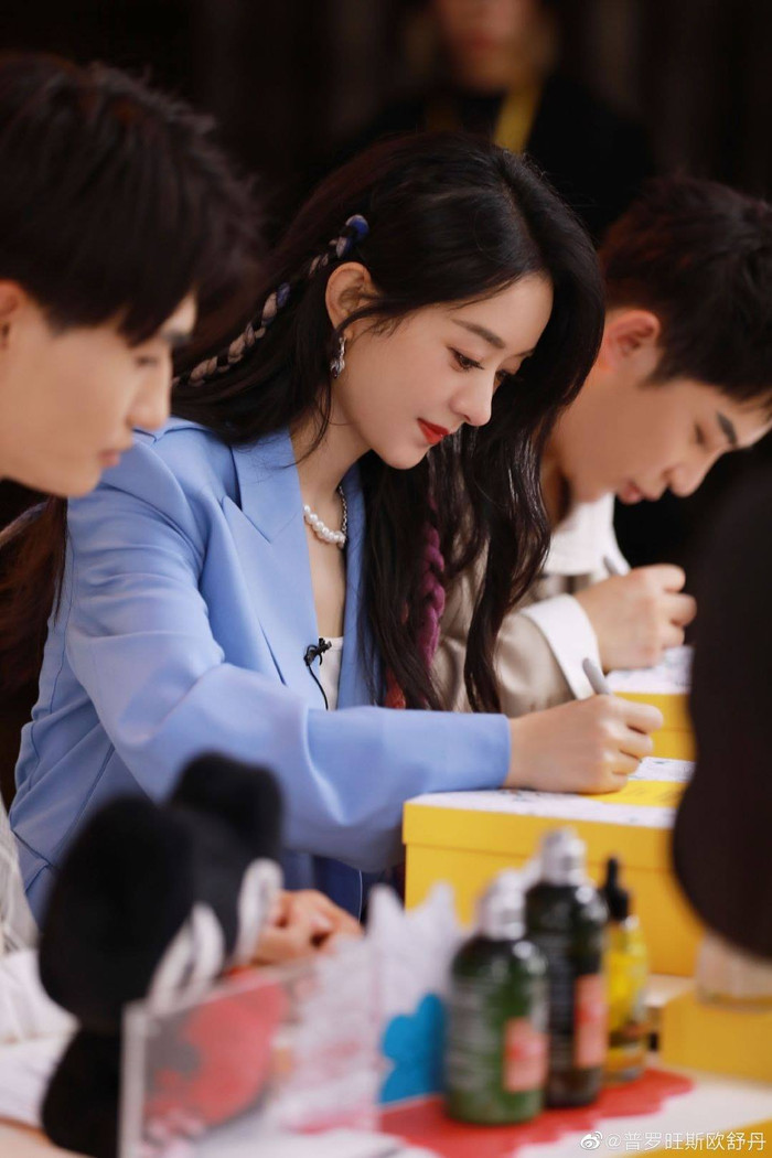 Đường nét hoàn hảo trên khuôn mặt của nữ diễn viên 8x 