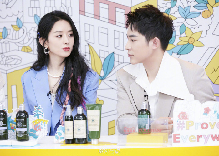 Nhan sắc thật tại sự kiện của bà mẹ một con không qua chỉnh sửa