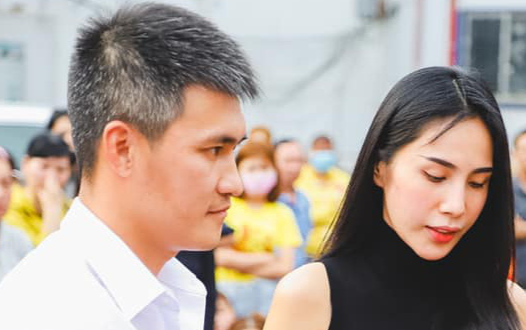 Vì sao Thủy Tiên không cho Công Vinh nhuộm đen tóc bạc? Ảnh 2