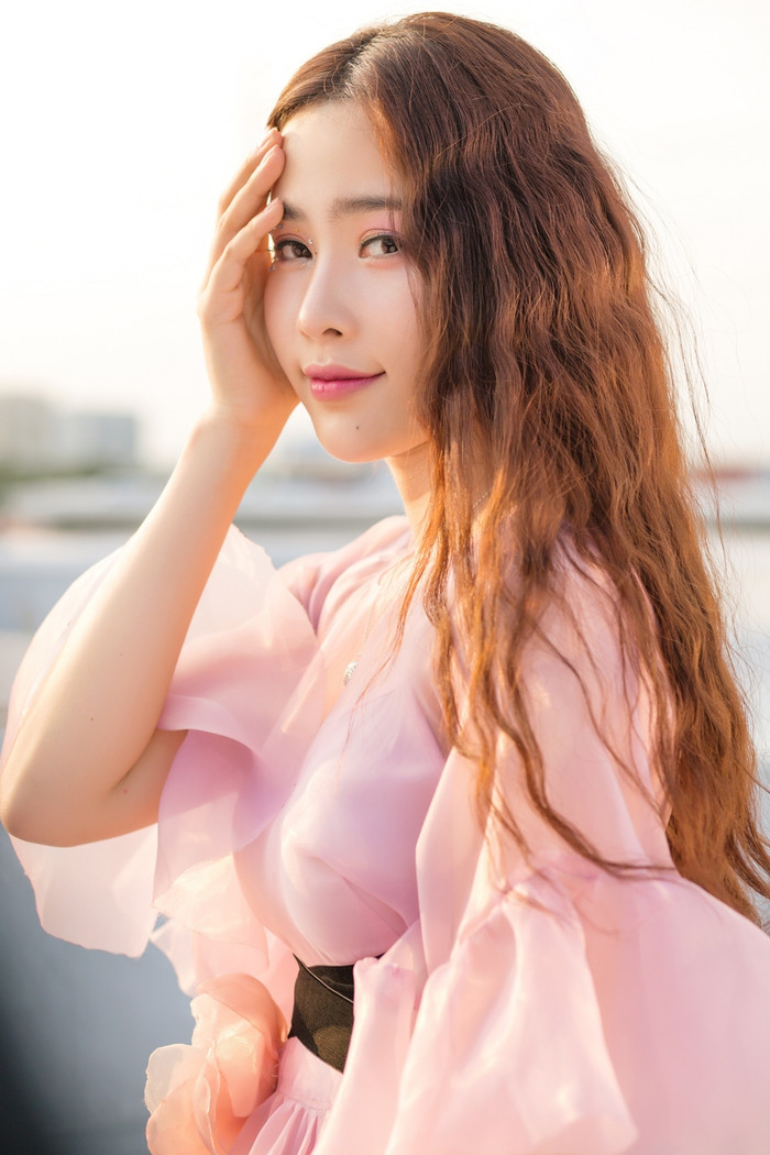 Nam Em đã quen dần với cô đơn, quyết không 'khùng' để đỡ phí phạm thanh xuân Ảnh 6