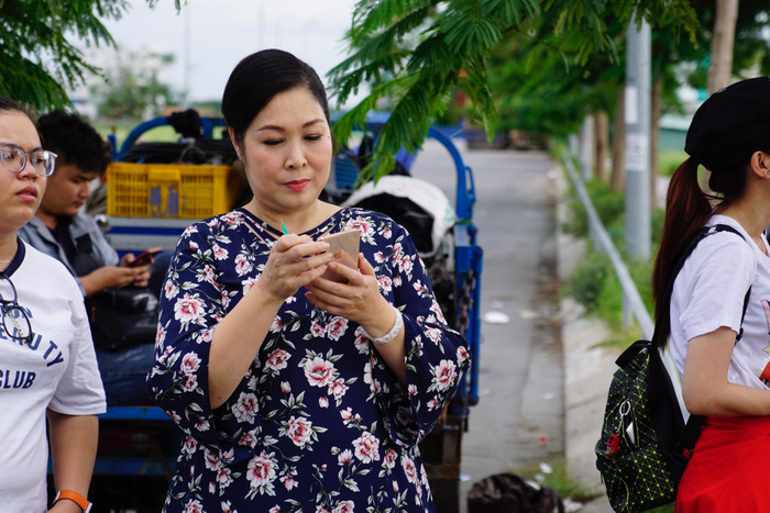 Khả Như chia sẻ về NSND Hồng Vân: 'Lần nào làm phim, mẹ cũng tuột huyết áp như cái cầu trượt' Ảnh 1