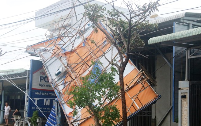 Ứng phó bão số 10: Quảng Nam hoàn thành sơ tán dân khỏi vùng nguy hiểm trước 11h ngày 4/11 Ảnh 2