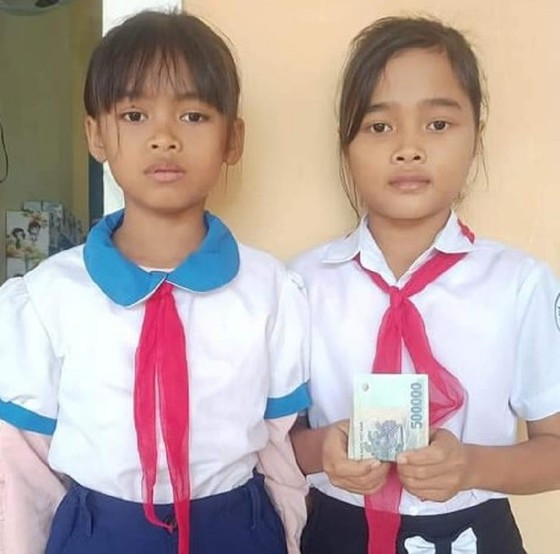 Hai em Khuê và Hoài
