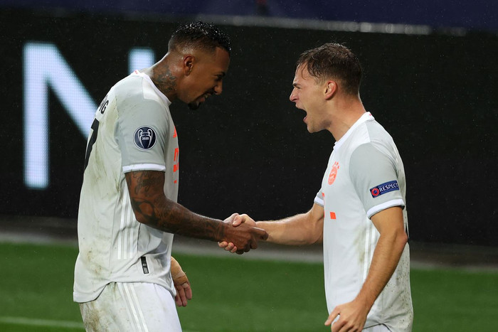 Bayern vùi dập Salzburg 6-2.