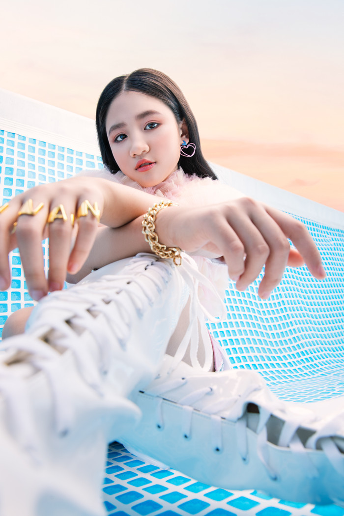 Các phụ kiện nhẫn tay vòng xiềng xích đậm chất của các nữ idol Kpop