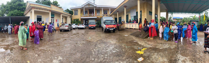 Xe đoàn từ thiện của anh Phạm Giang