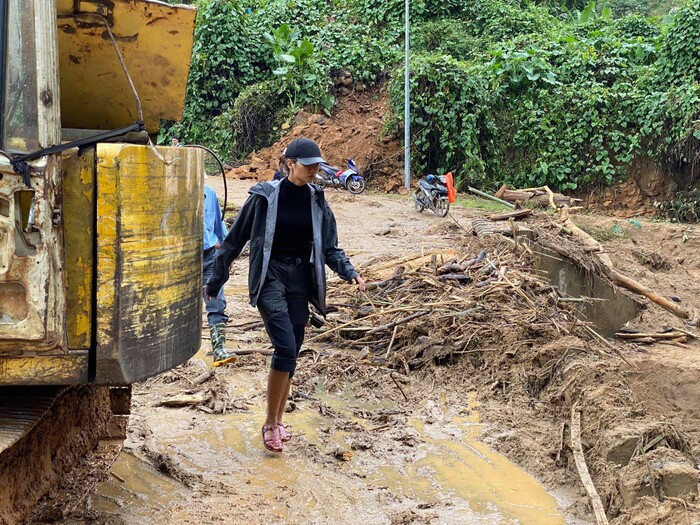 Trọng Hiếu hết lời khen ngợi H'Hen Niê sau màn ngẫu hứng 'quậy banh' sân khấu Ảnh 2