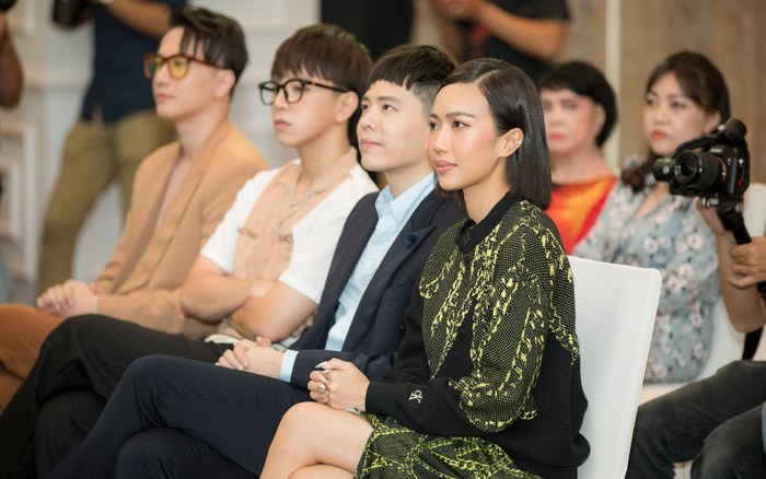 Diệu Nhi e ấp đến lạ lùng khi xuất hiện cạnh dàn trai đẹp Trịnh Thăng Bình, Tùng Maru Ảnh 2