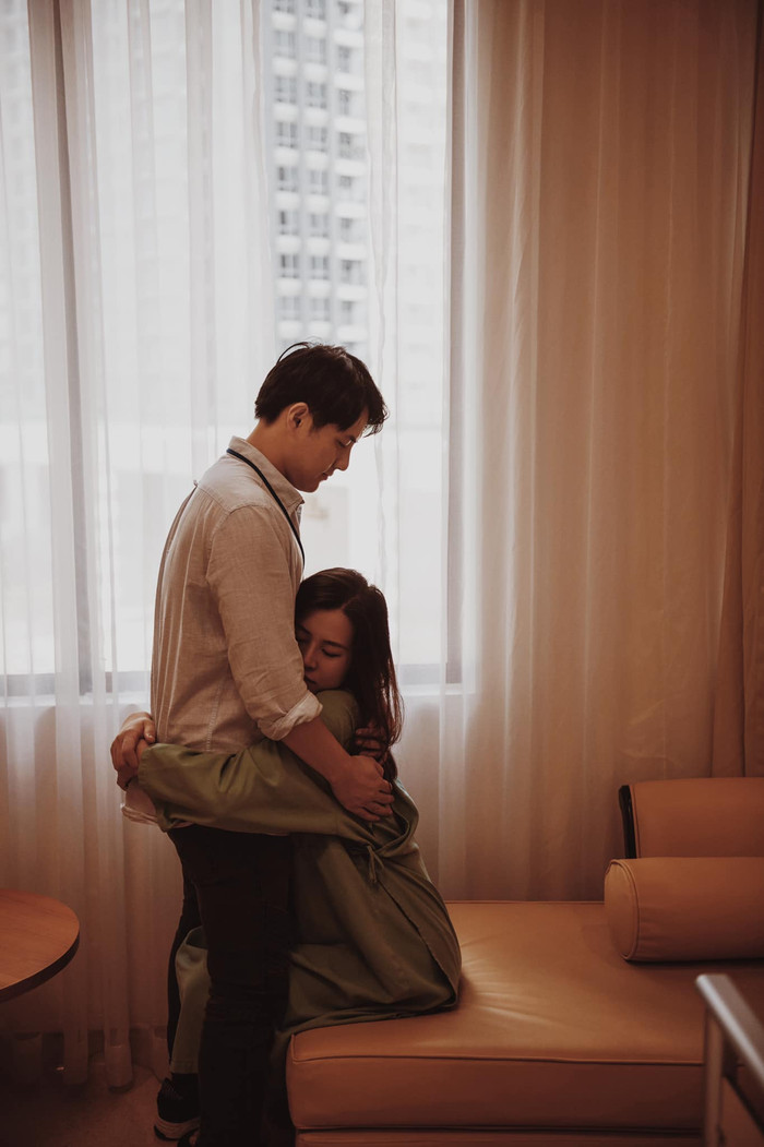 Đông Nhi bật khóc khi xem lại hành trình 'vượt cạn', chia sẻ Ông Cao Thắng 'mất ăn mất ngủ' vì chăm con Ảnh 2