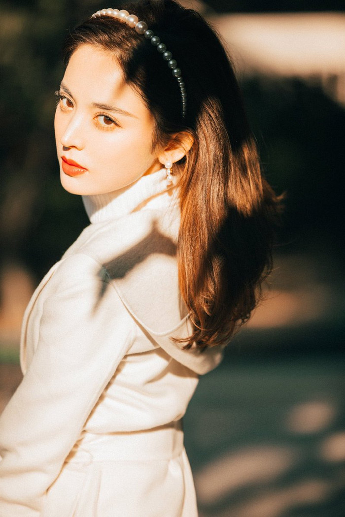 Một trong những 'mỹ nhân Tân cương' hàng đầu của làng giải trí Hoa Ngữ.