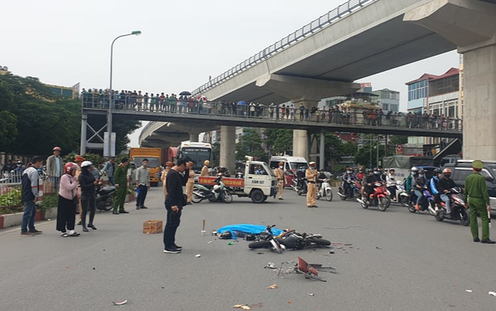 Ô tô tải tông người phụ nữ đi xe đạp điện tử vong thương tâm rồi bỏ chạy Ảnh 2