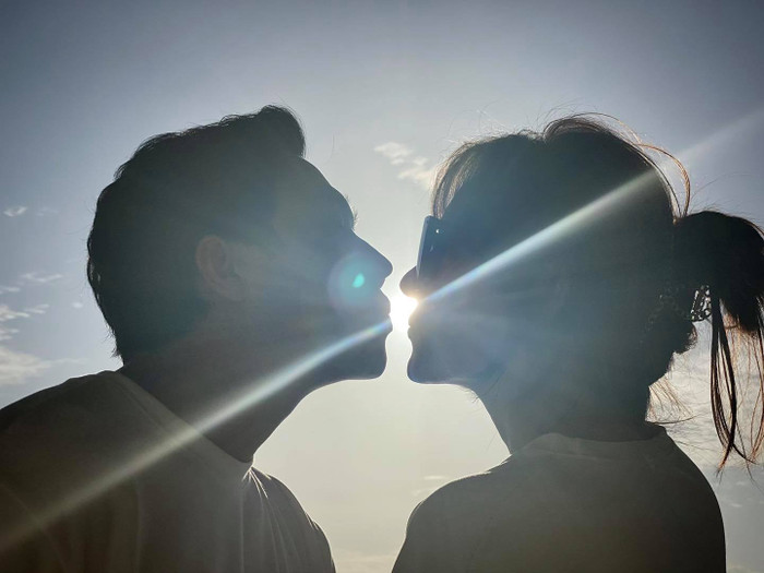 Hình ảnh ngọt ngào mới nhất của Trấn Thành và Hari Won.