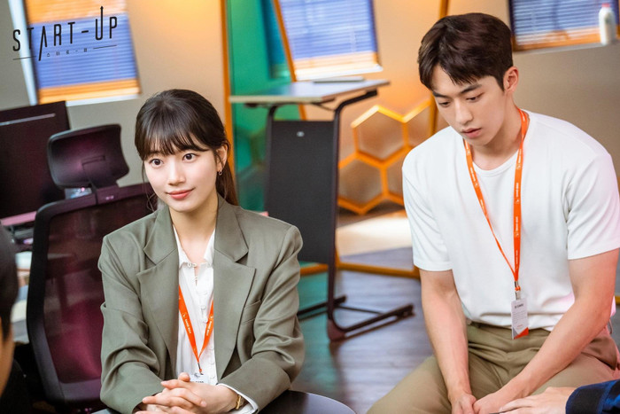 Suzy và Nam Joo Hyuk trong phim 'Star-up'.
