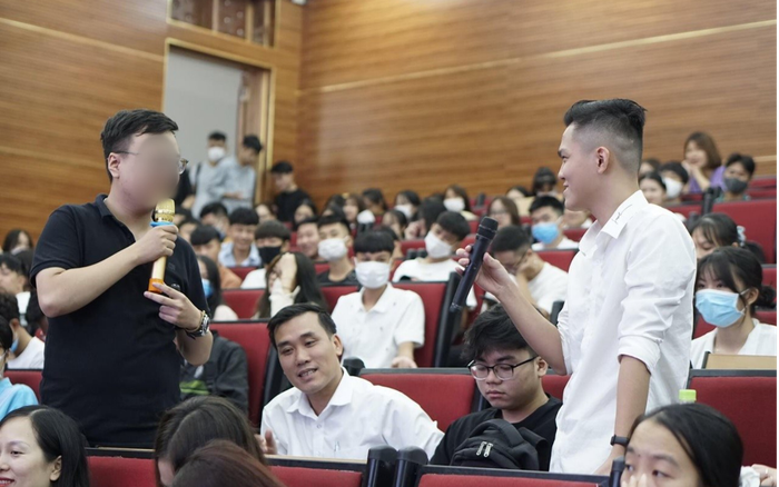 Bạn gái sốc nặng khi chứng kiến nam sinh Đại học GTVT bị trúng đạn lạc tử vong thương tâm Ảnh 2