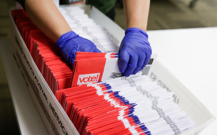 Apple sửa lỗi iPhone nhắc người dùng đi bầu cử Tổng thống Mỹ sai ngày Ảnh 2