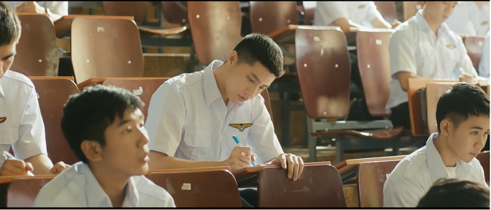 Một cảnh trong giảng đường Rạng Đông R100