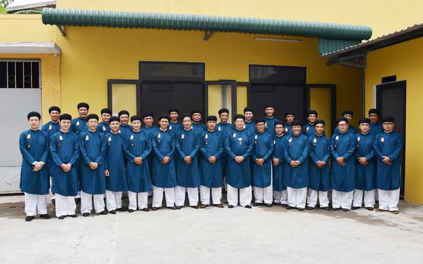 Tranh cãi trái chiều quanh đề xuất nam sinh mặc áo dài ở TP.HCM Ảnh 2