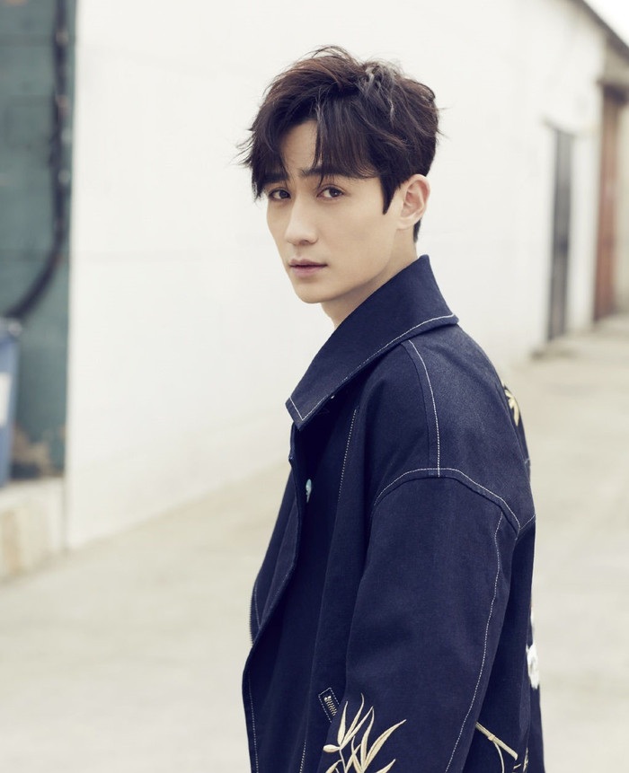 Cùng nổi tiếng từ phim đam mỹ, Vương Nhất Bác hạ knock out Chu Nhất Long khi đối đầu doanh thu tạp chí Ảnh 10