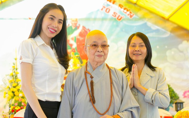 Thủy Tiên bị 'ném đá' khi đi từ thiện, mẹ ruột lo lắng Ảnh 2