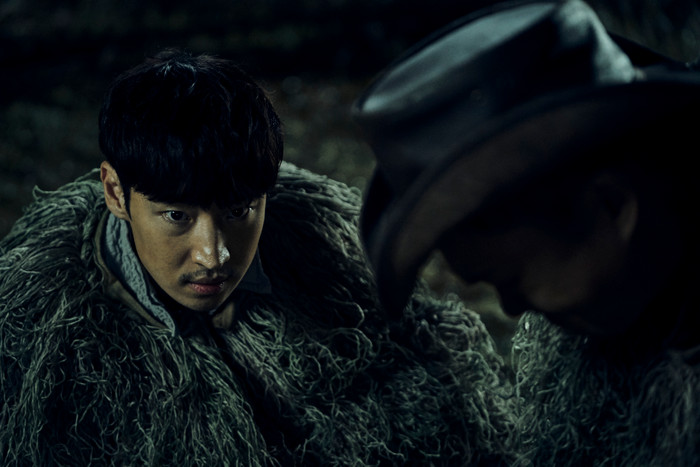 'Kẻ săn mộ': Bom tấn đứng đầu rạp phim Hàn Quốc sắp về Việt Nam Ảnh 8