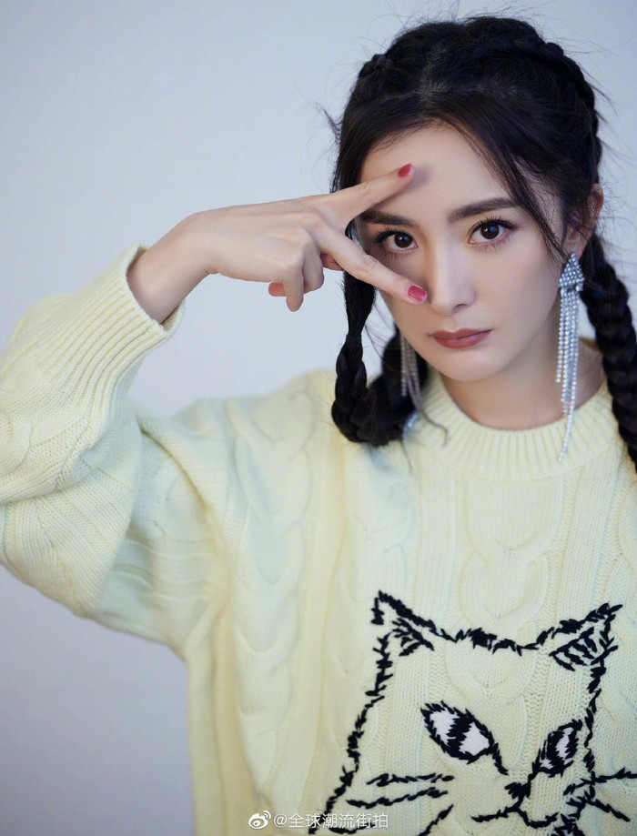 Những lần sao Hoa ngữ lỡ trượt tay like bài: Người được lợi, kẻ mất hết bạn bè Ảnh 12