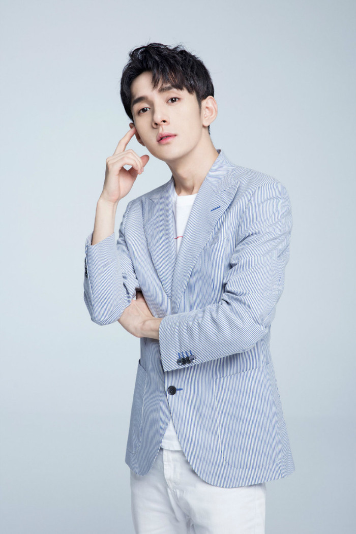 Ông hoàng livestream Lý Giai Kỳ nổi tiếng chẳng kém cạnh gì minh tinh Hoa Ngữ