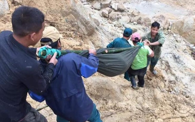 Khiêng sản phụ vượt 20km đường rừng đến Trung tâm Y tế nhưng đành phải đón tin dữ Ảnh 2