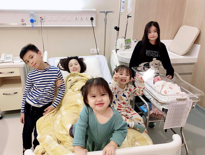 Hằng Túi và năm thiên thần nhỏ