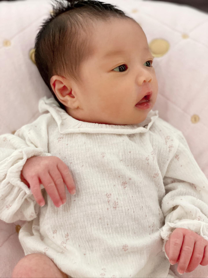 Mắt hai mí 'đốn tim' bao người, hotgirl tương lai đây rồi