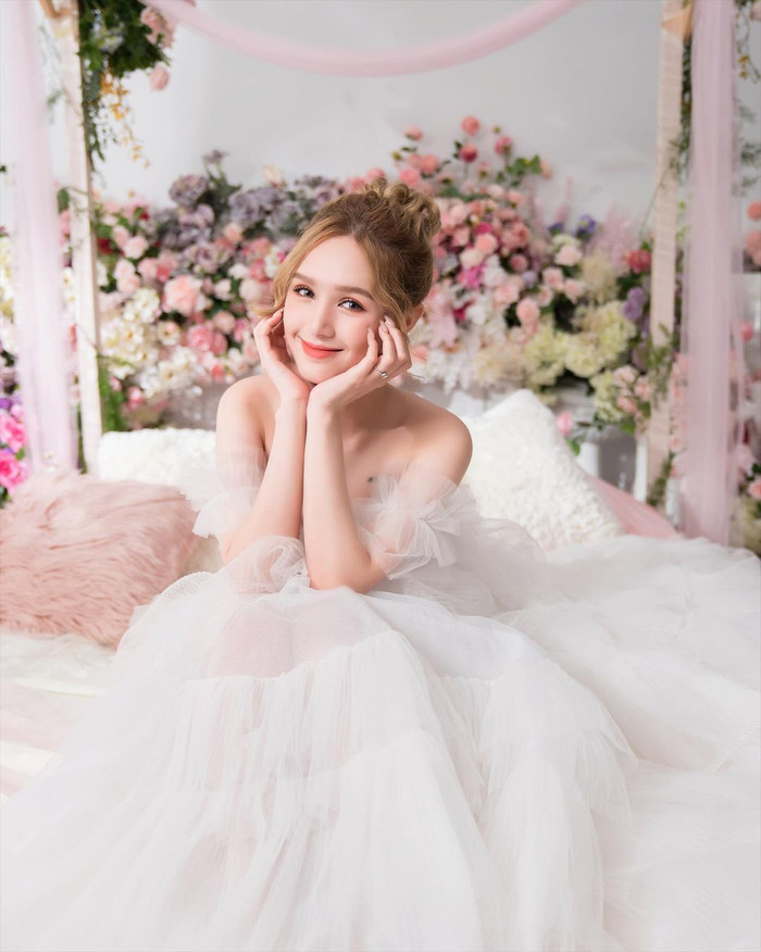 Bộ ảnh mừng sinh nnật tuổi 18 của Xoài Non