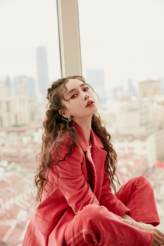 Angelababy 'xuống cấp' đến mức phải hợp tác với nam diễn viên kém nổi trong phim mới? Ảnh 9