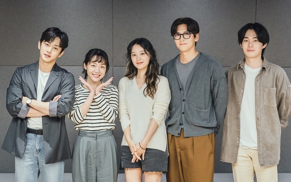 Kim Ji Won e ấp bên Ji Chang Wook: Câu chuyện tình yêu mùa Giáng sinh! Ảnh 2