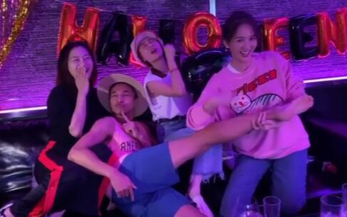 Dàn diễn viên 'Hoàng tử ếch' hội ngộ: Thiếu một mảnh ghép quan trọng nhưng vẫn vui như trẩy hội Ảnh 2