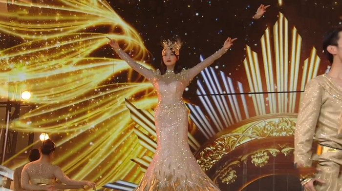 Lỡ chê tạo hình nữ thần của đàn chị sau đó quay qua xin lỗi