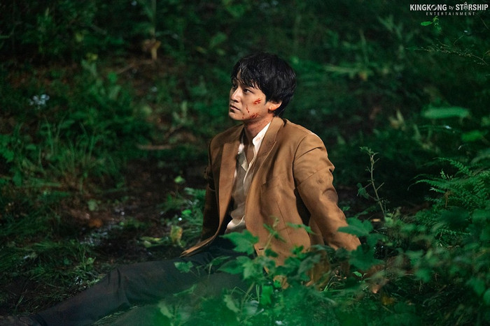 Rang đang suy nghĩ lại tất cả lời nói của Yeon.