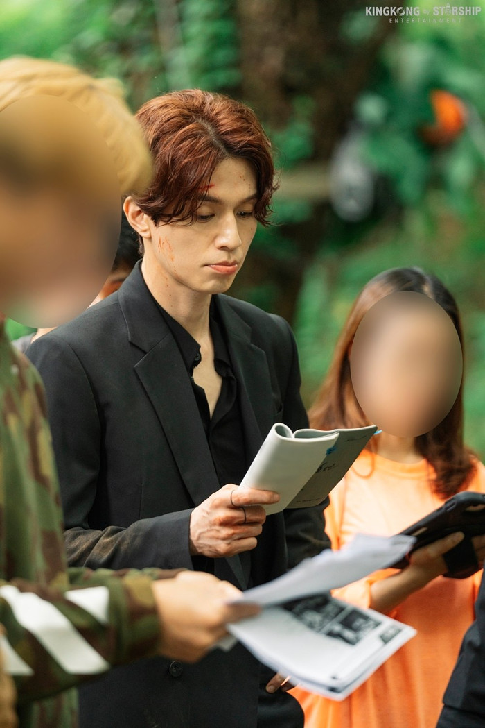 Đây là cách Lee Dong Wook thể hiện tình yêu thương với Kim Bum Ảnh 15