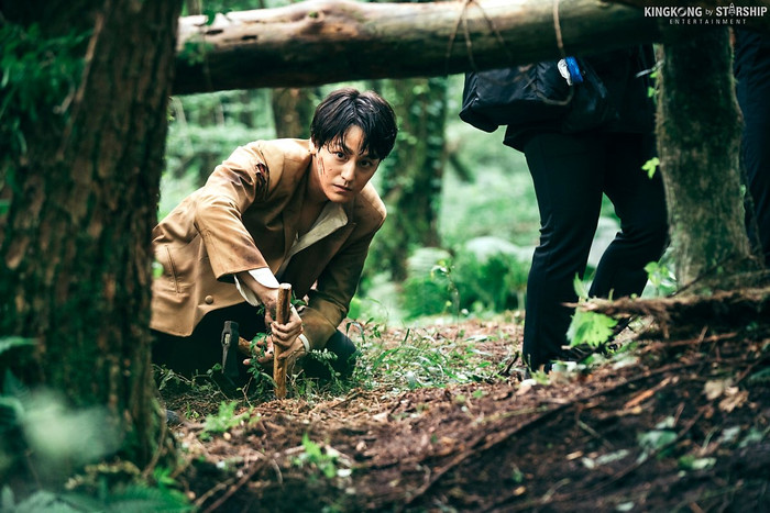 Đây là cách Lee Dong Wook thể hiện tình yêu thương với Kim Bum Ảnh 7