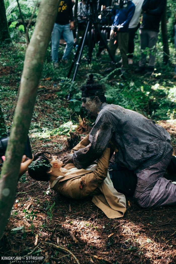 Ma đói tấn công Lee Rang.