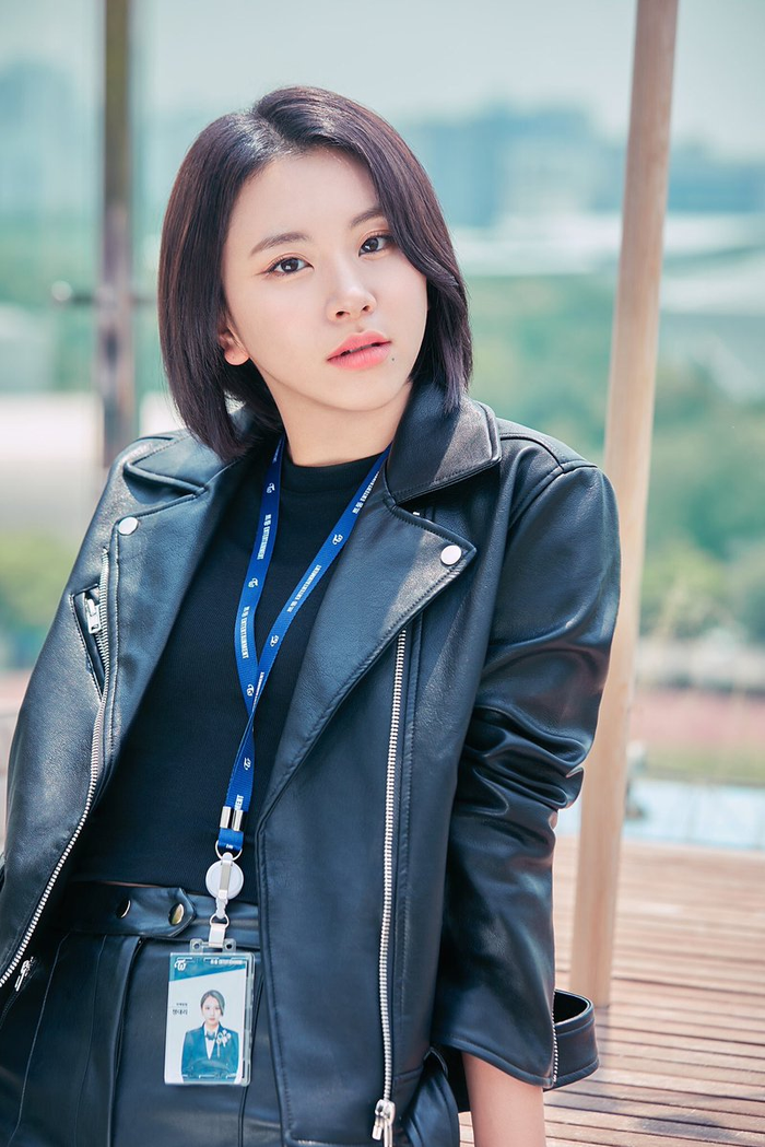 Tổng hợp bằng chứng Chaeyoung (TWICE) hẹn hò: Chịu để bạn trai vẽ tranh khỏa thân, JYP lên tiếng! Ảnh 1