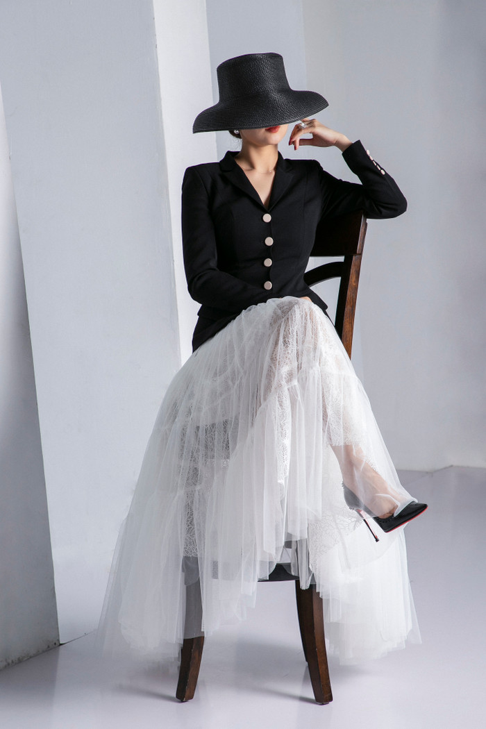 Kiểu mũ đội đầu đậm phong cách cổ điển