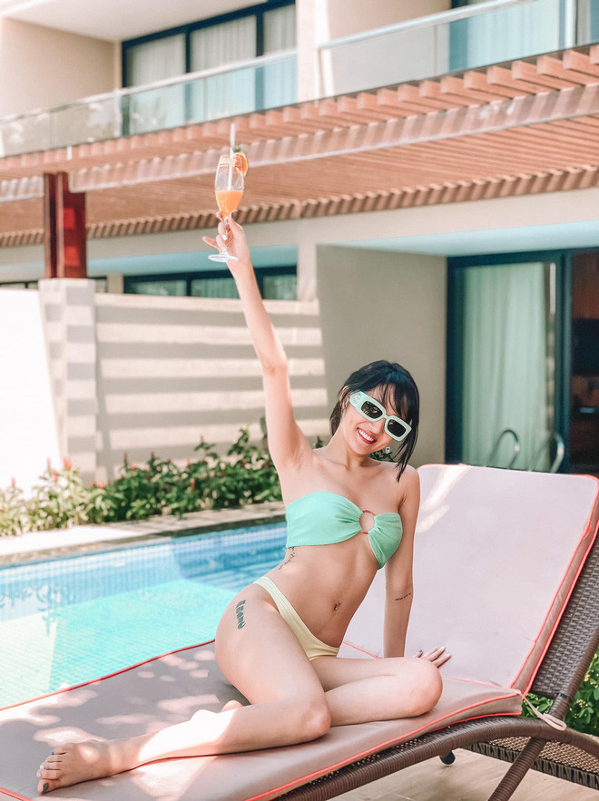 Bức ảnh với những đường dọc thẫm màu khiến Bảo Anh bị đồn đoán vừa hạ sinh con đầu lòng. 