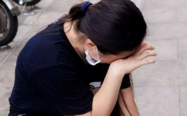 Mời bạn thân tới nhà chơi, người phụ nữ không ngờ mất cả tình lẫn tiền, tay trắng ra đi Ảnh 2