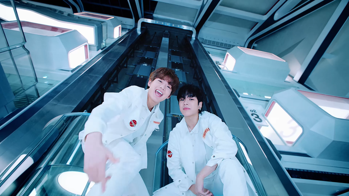 Một số phân cảnh có thể được quay trong trụ sở mới của YG.