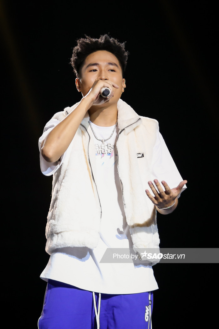 King Of Rap: HIEUTHUHAI 'lấy cây dù' hỗ trợ Right Hồi sinh ngoạn mục vào Top 8 chung cuộc Ảnh 3