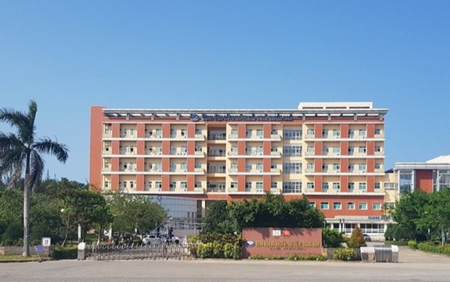 Mẹ đóng kín cửa đốt than sưởi ấm, bé sơ sinh cùng cả gia đình nhập viện cấp cứu Ảnh 2