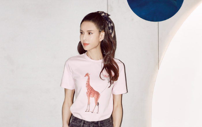 Lý Nhược Đồng khoe eo thon không kém cạnh Đường Yên hay Dương Mịch, thể hiện sức mạnh ở tuổi 54 Ảnh 2