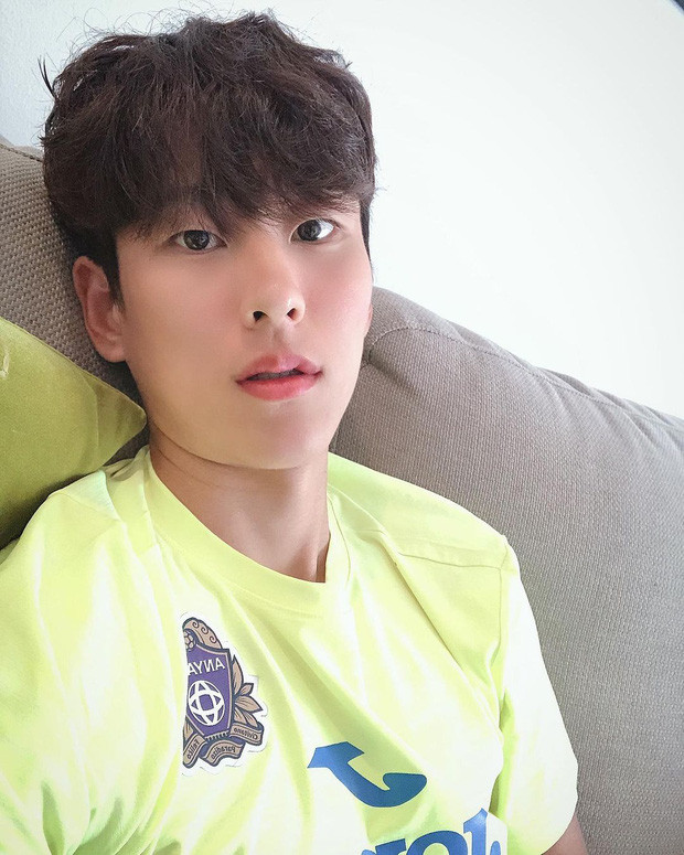 Jeong Bin cũng là một cầu thủ bóng đá