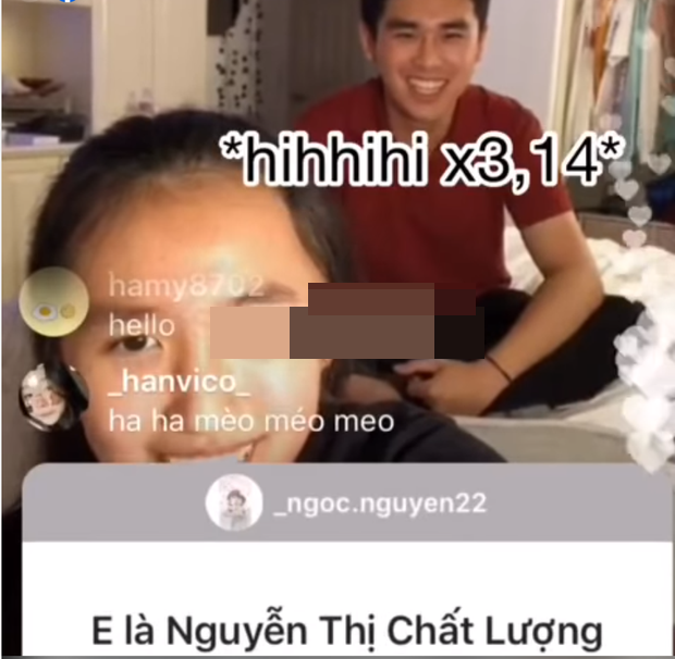 Anh chàng thì tủm tỉm cười trước tiêu chuẩn của em gái. Đẹp trai thế này bảo sao chị em không đổ